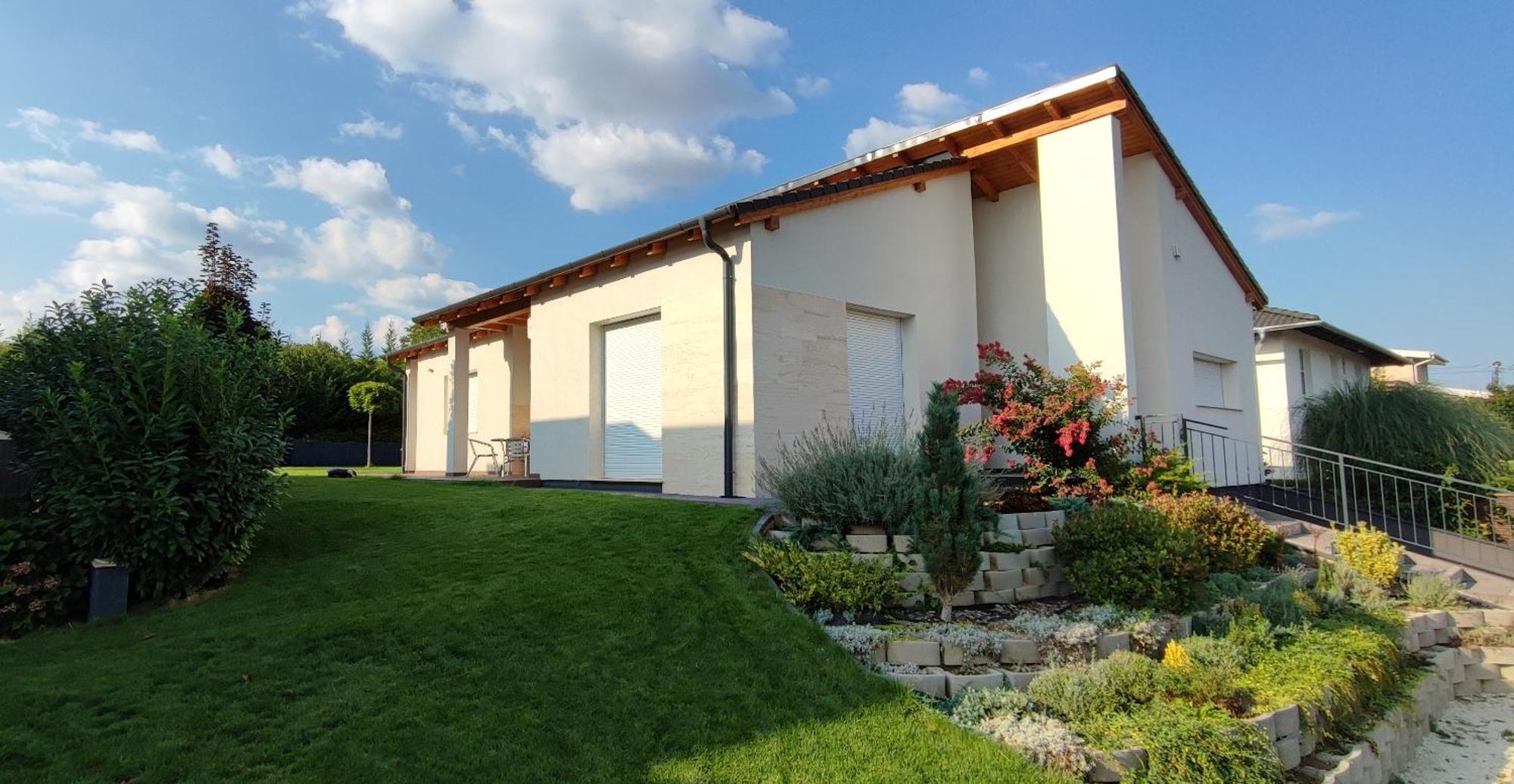 White Column House Apartment Diosd Exterior photo